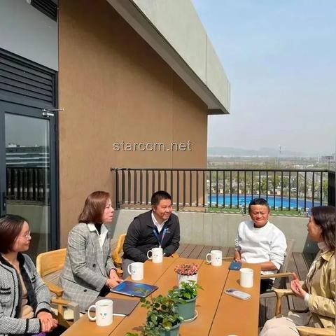 马斯克“换帽”背后的行业风向标：科技、能源、汽车与政治的交织影响